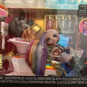 Rainbow High Doll Salon